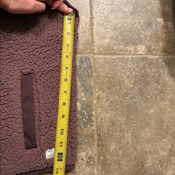 Abercrombie Sherpa Vest - Picture 9 of 9